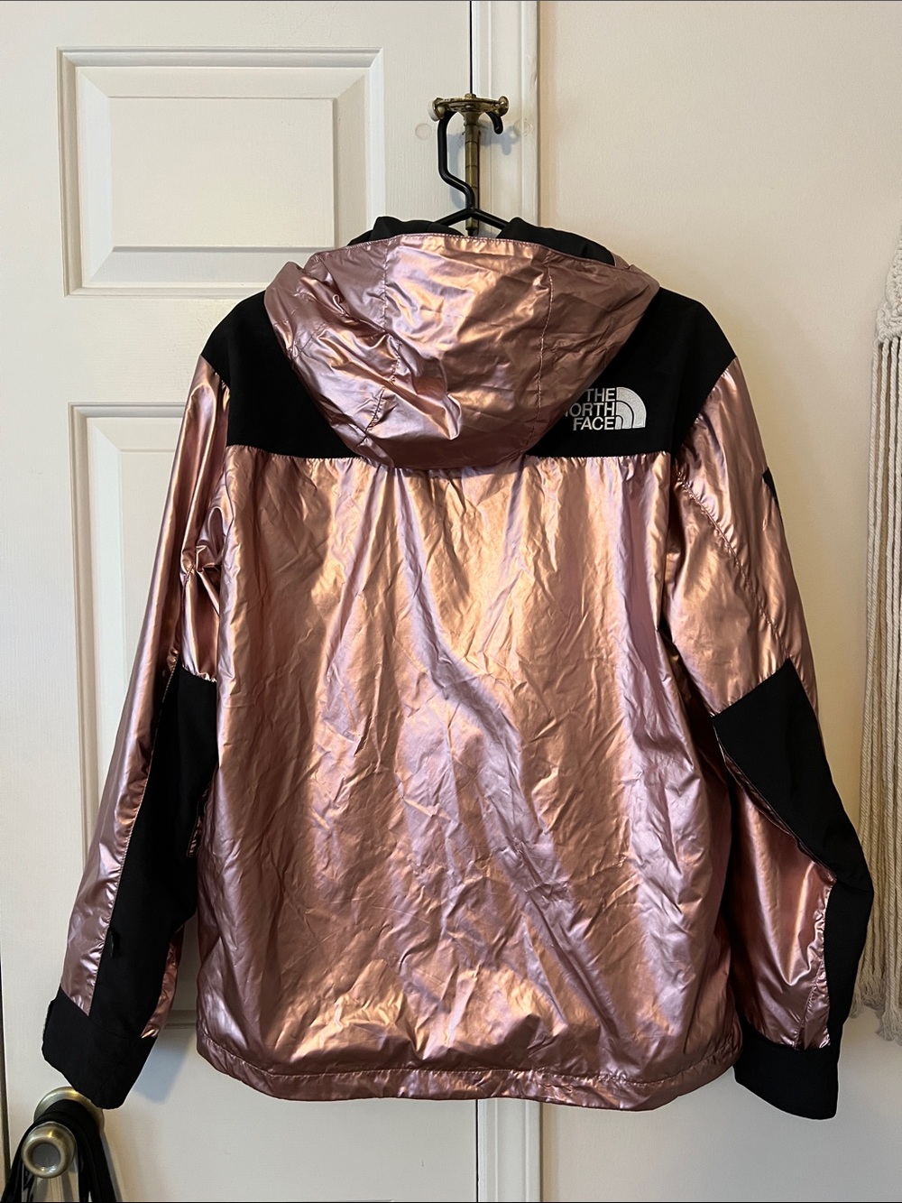 The North Face Supreme rose gold jacket size men’s L - Picture 6 of 9